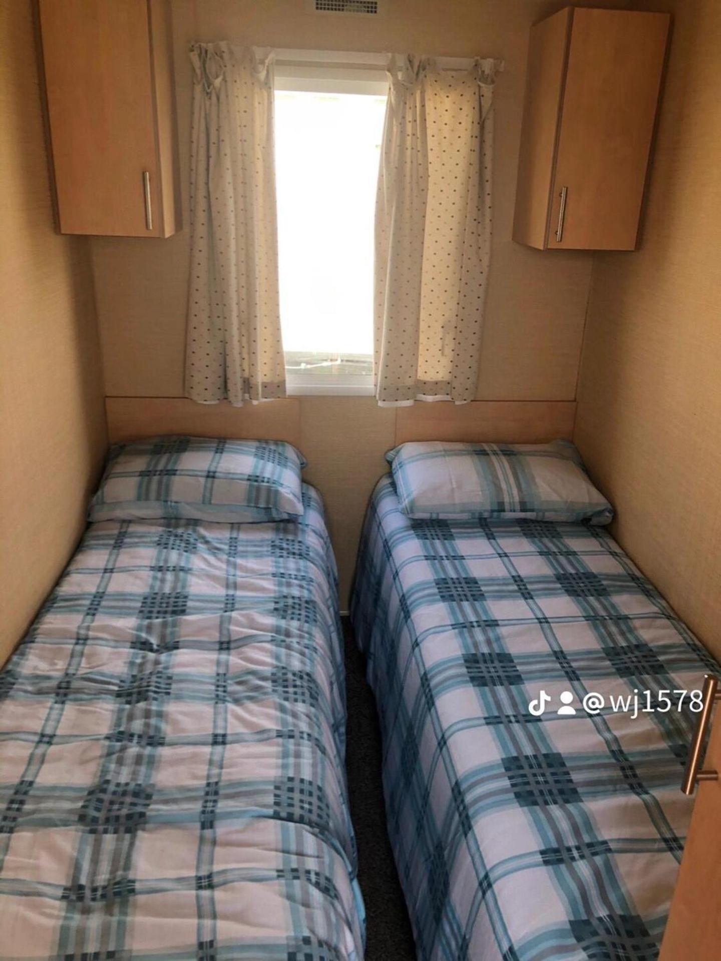 Adorable 2 Bedroom Caravan In Clacton-On-Sea Exteriör bild