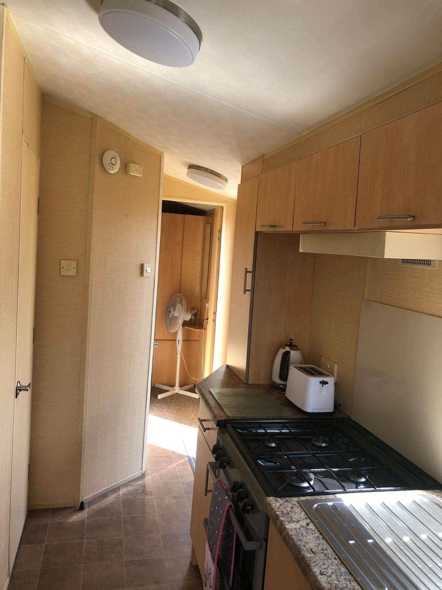 Adorable 2 Bedroom Caravan In Clacton-On-Sea Exteriör bild